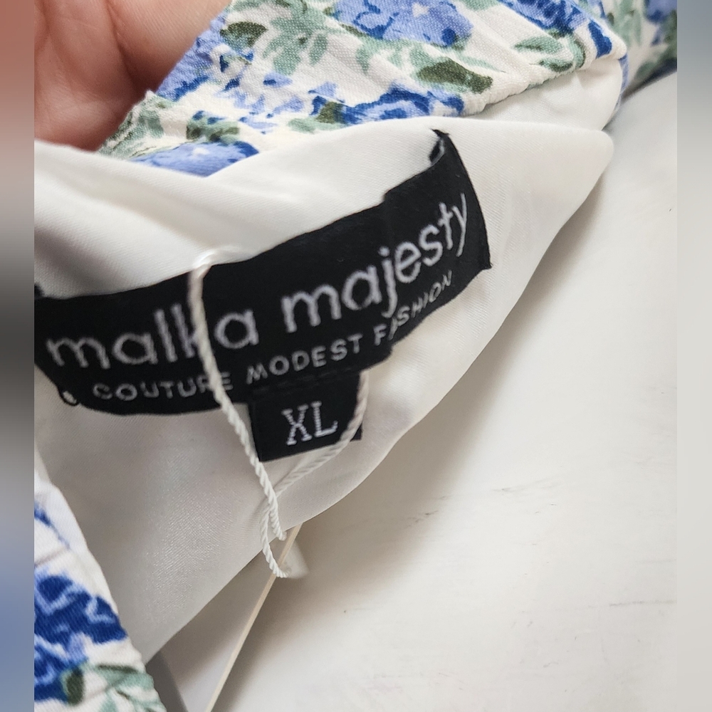 Malka Msjesty Chic Floral Maxi Skirt in Blue - Picture 5 of 6